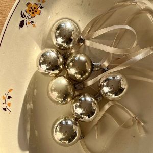 Franske vintage julekugler i sølv – Ø5 cm