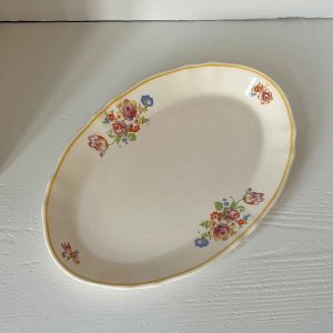 Vintage porcelænsfad med gul kant og blomster · L29 x B19,5 cm