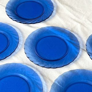 6 vintage Arcoroc blå glas frokosttallerkener med swirl · Ø19,5 cm