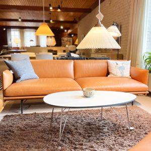Outline sofa og lænestol – Muuto – Udstillingsmodel