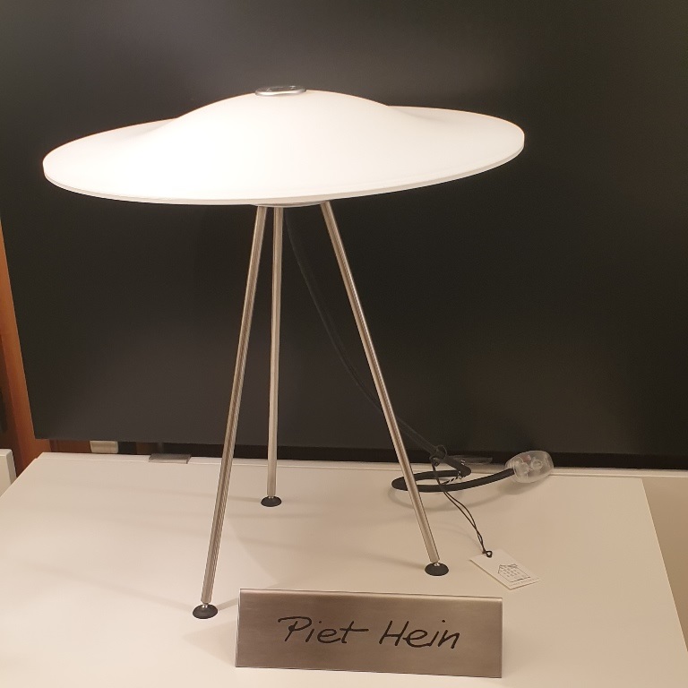 Sinus 330 Bordlampe – Piet Hein – Udstillingsmodel