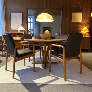 Rundt spisebord – Langeskov Møbelfabrik – Udstillingsmodel
